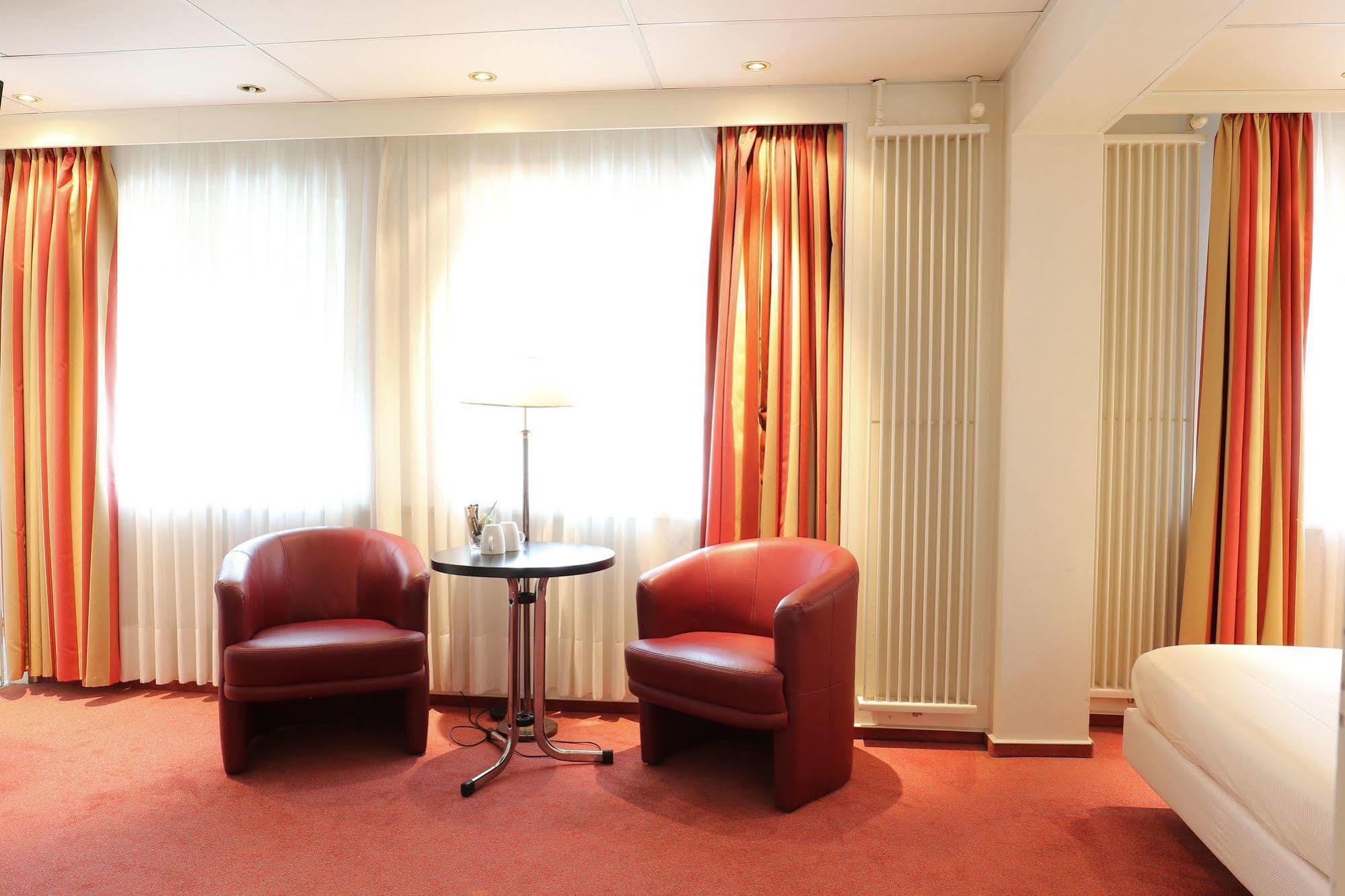 Js Hotel Epen Esterno foto
